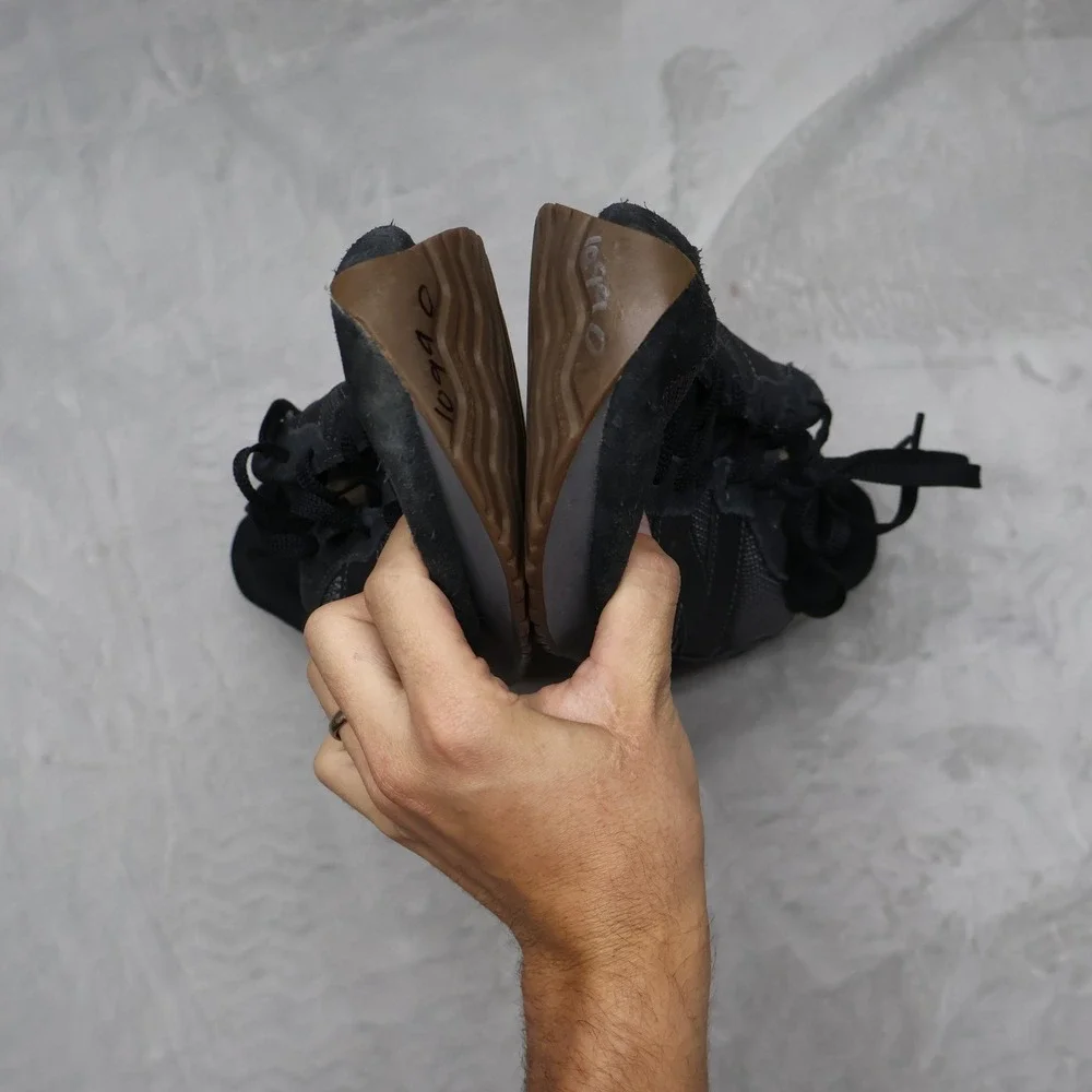 New Balance couple blemish